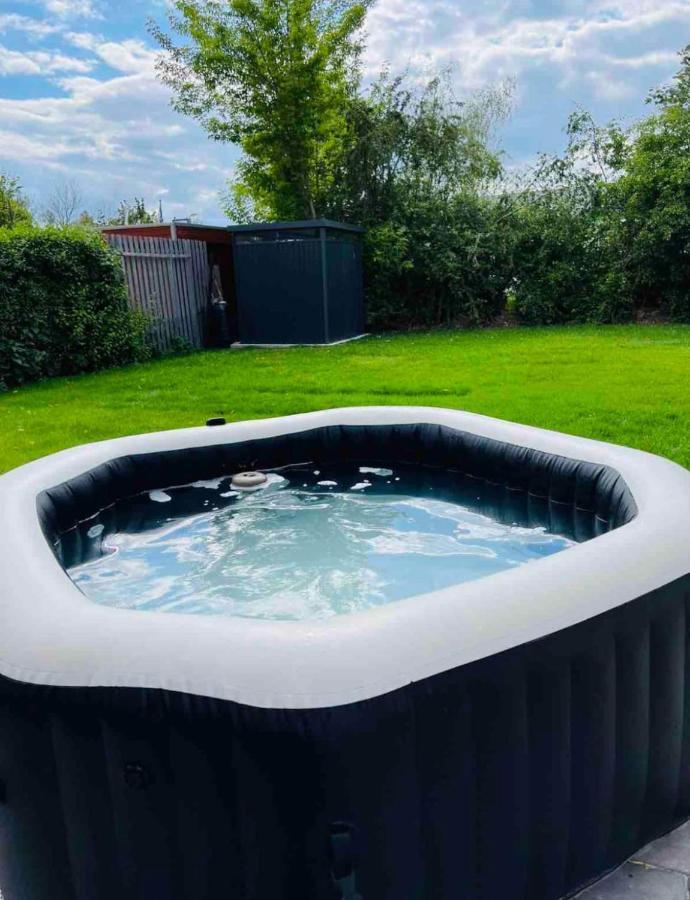 Haushalfte Mit Garten, Kamin, Grill & Whirlpool Nahe Ber Villa Berlin Bagian luar foto