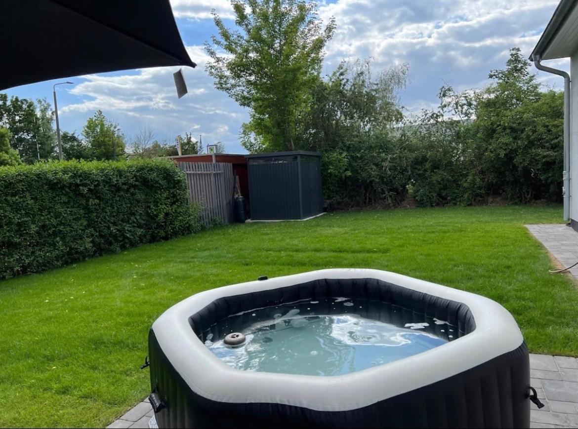 Haushalfte Mit Garten, Kamin, Grill & Whirlpool Nahe Ber Villa Berlin Bagian luar foto
